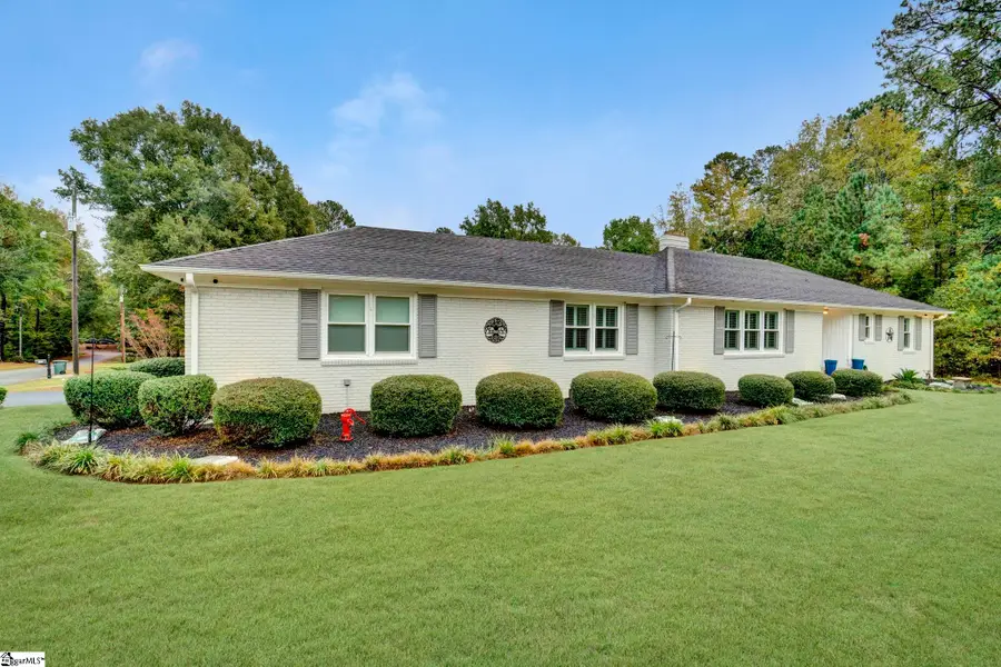 607 S Adair Street, Clinton, SC 29325 - Image #2