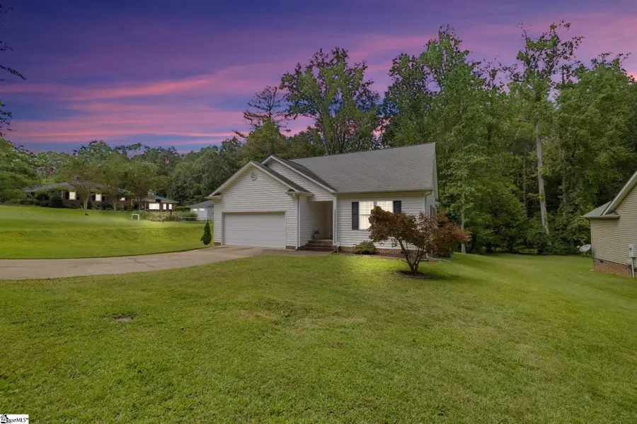 111 Woodvale Avenue, Fountain Inn, SC 29644 - #2