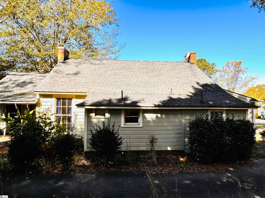 110 Maplebrook Street, Laurens, SC 29360 - Image #2