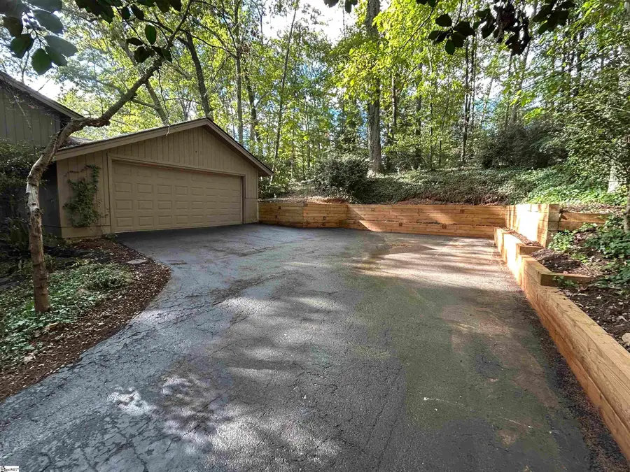 434 Henderson Road, Greenville, SC 29607 - Image #3