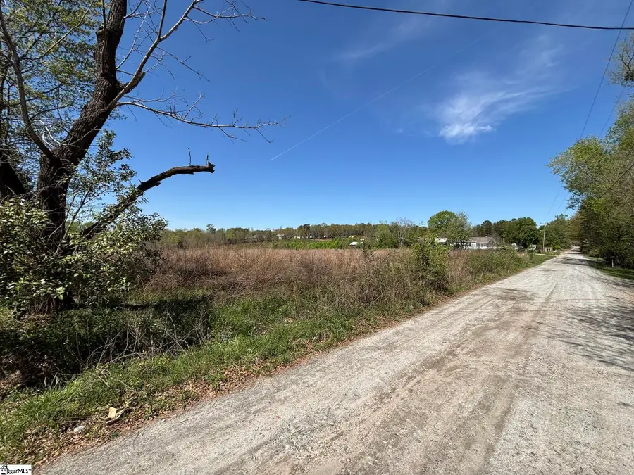 194-A Half Moon Road, Wellford, SC 29385 - Image #2