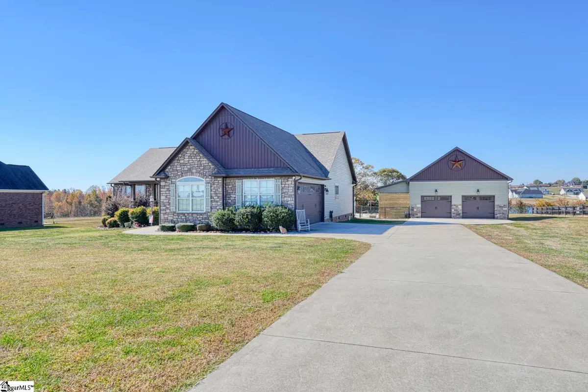 114 S Stallion Drive, Cowpens, SC 29330 - Image #1