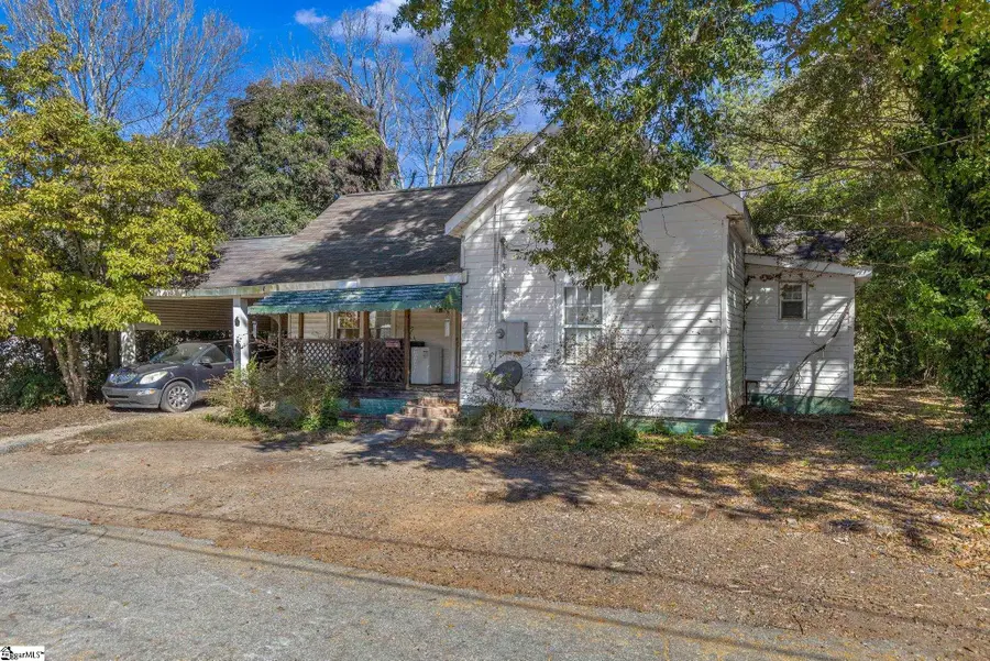 11 Hammett Street, Laurens, SC 29360 - Image #2