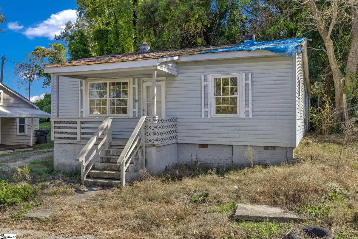 204 Hunters Court, Laurens, SC 29360 - Image #1