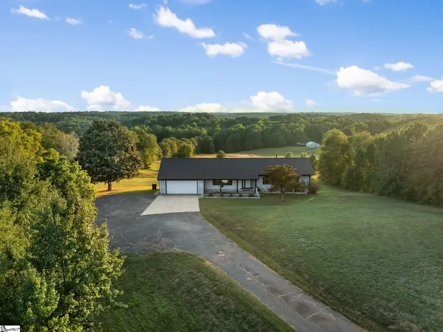 1010 Wall Circle, Chesnee, SC 29323 - Image #2