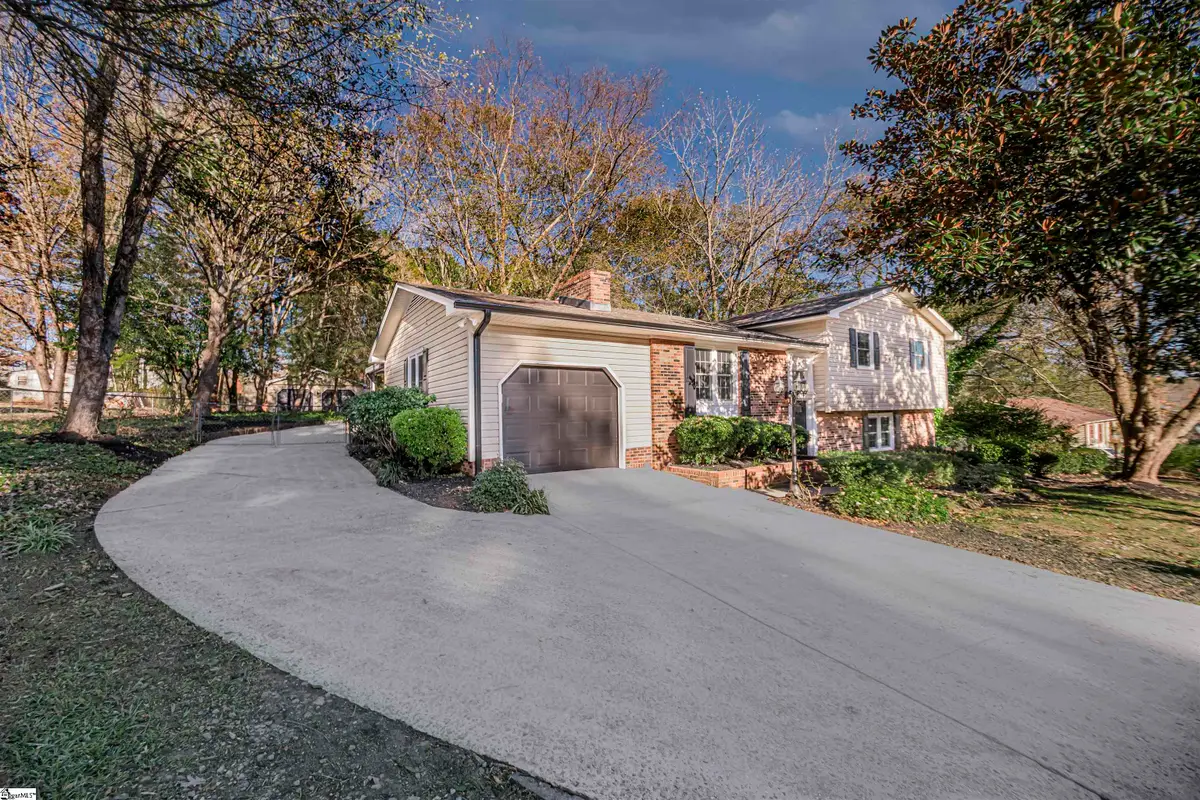 207 Redwood Drive, Easley, SC 29642 - Image #1