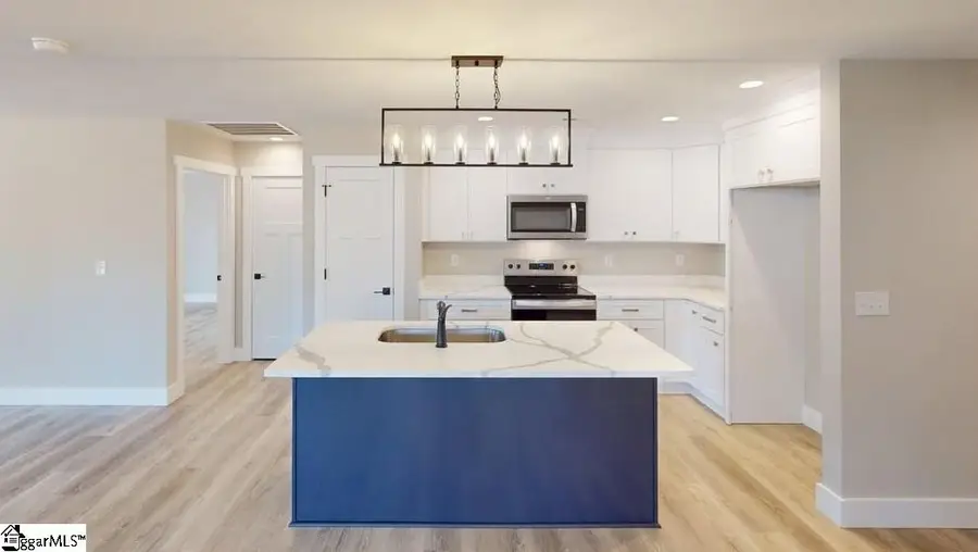 1172 W Rutledge Avenue, Gaffney, SC 29341 - Image #3