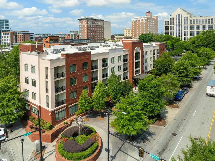 98 E Mcbee Avenue #Unit 303, Greenville, SC 29601 - Image #2