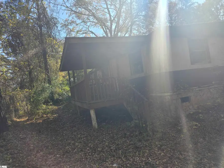 406 Winetta Street, Laurens, SC 29645 - Image #3