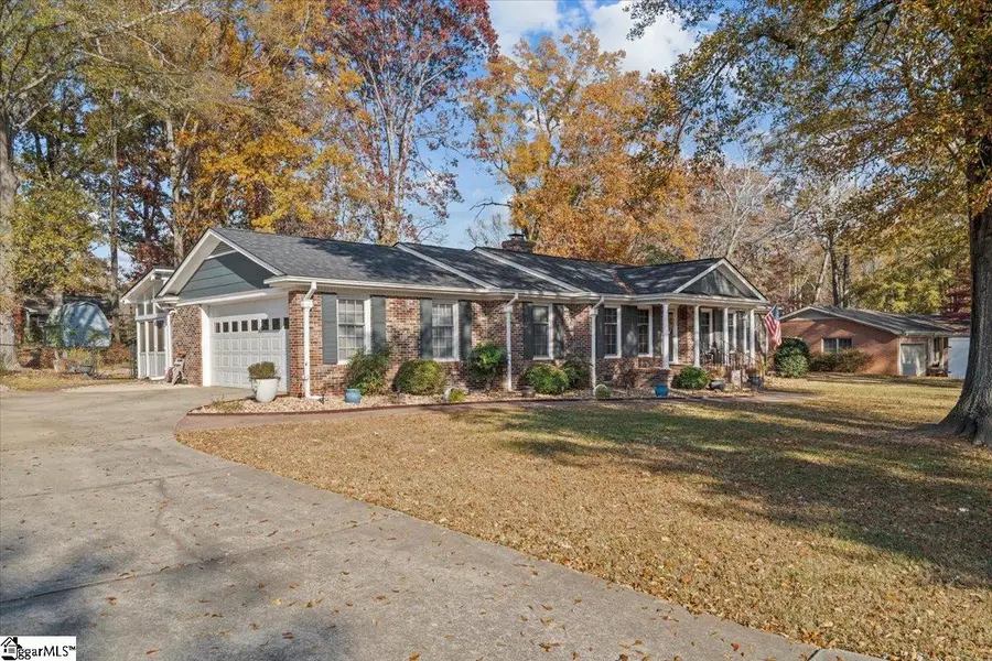 105 Hillpine Drive, Simpsonville, SC 29681 - Image #2
