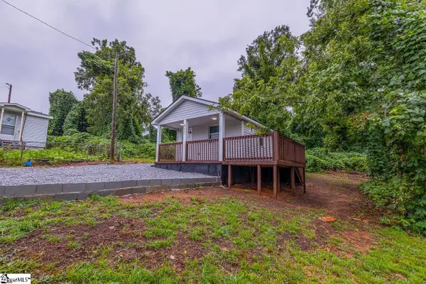 611 Hunters Court, Laurens, SC 29360