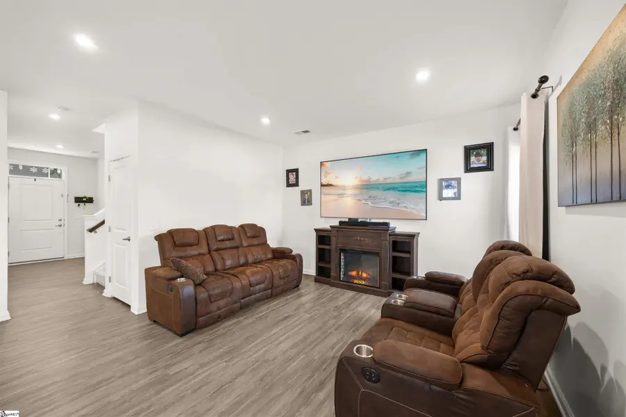 8 Wiltshire Circle, Easley, SC 29642 - Image #2