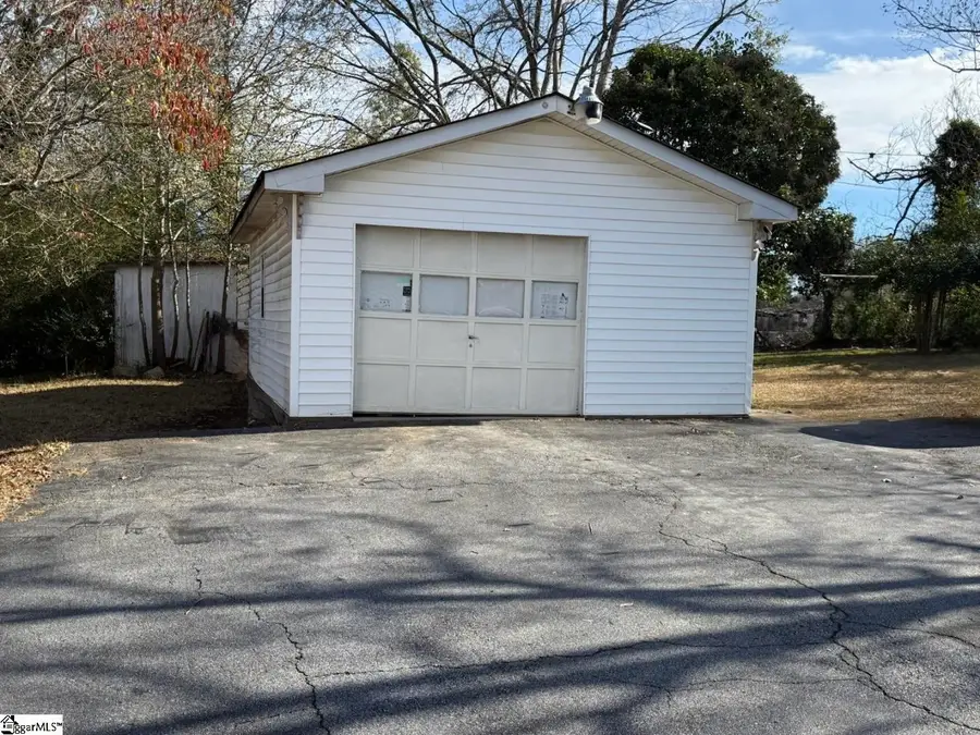 703 S Harper Street, Laurens, SC 29360 - Image #2