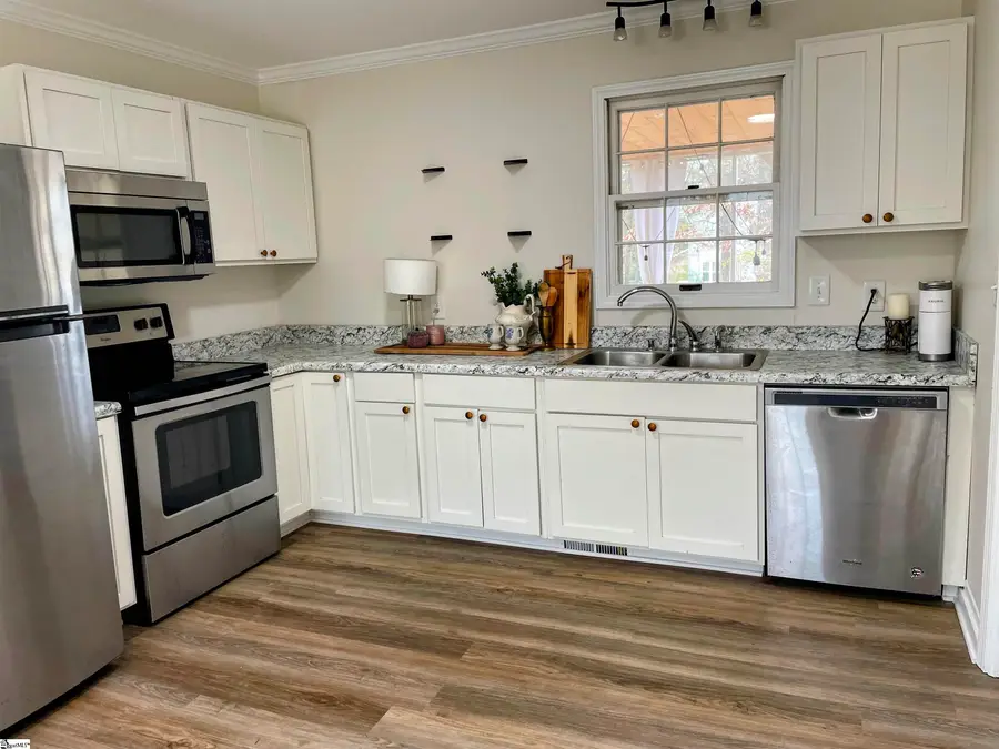 8 Aspenwood Drive, Simpsonville, SC 29680 - Image #3