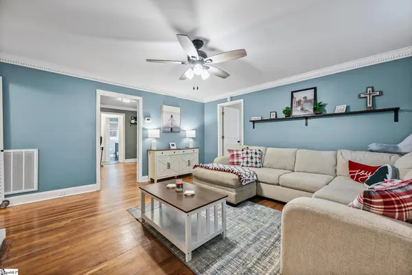 17 Brookview Circle, Greenville, SC 29605-3041