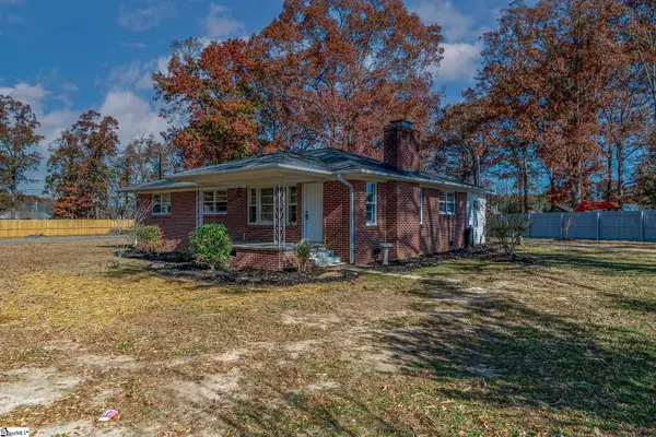 1592 Settle Road, Inman, SC 29349