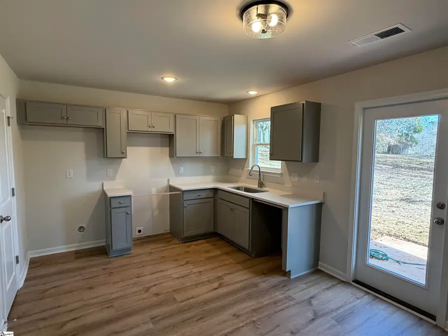 105 Riddle Street, Laurens, SC 29360 - Image #3