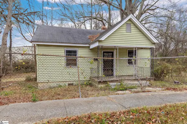 1215 S Bell Street, Clinton, SC 29325