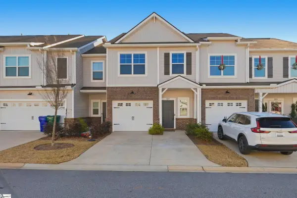 324 Hollenbeck Place, Greenville, SC 29607