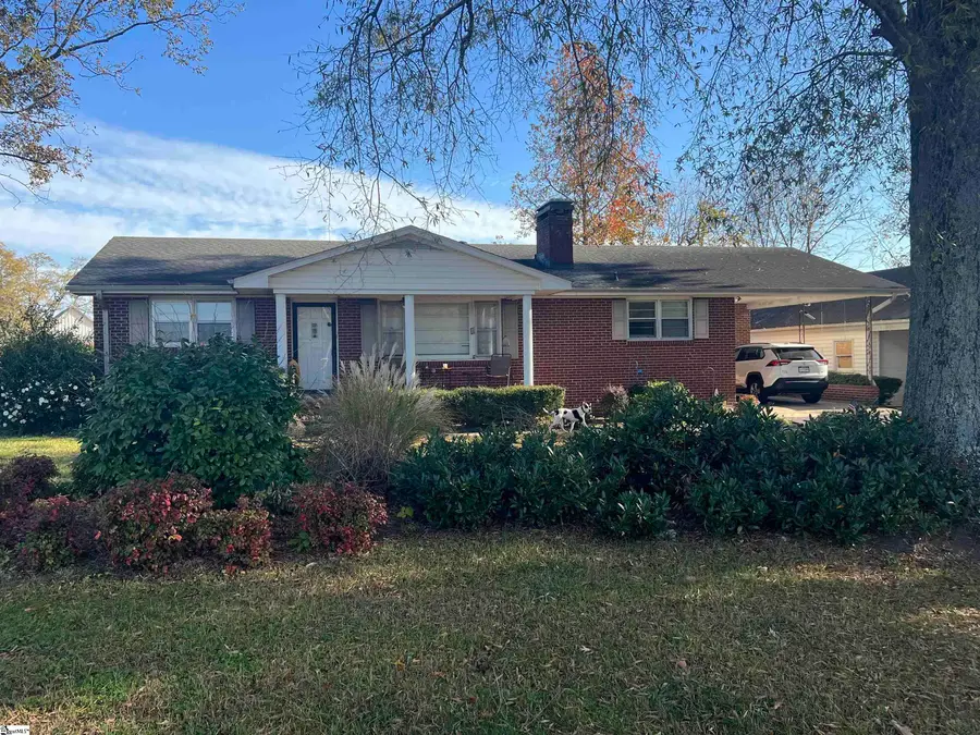 374 Flatwood Drive, Spartanburg, SC 29303 - Image #2