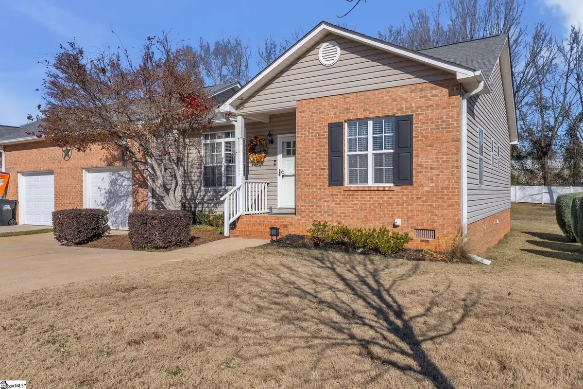 208 River Oaks Circle, Piedmont, SC 29673 - Image #1