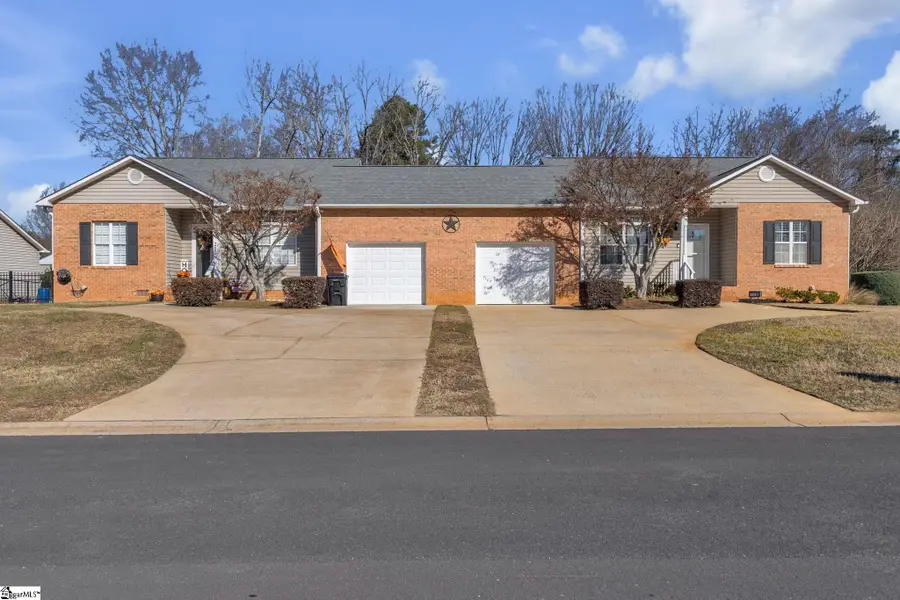 208 River Oaks Circle, Piedmont, SC 29673 - Image #2