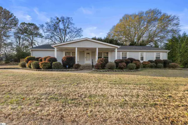 33 Paris View Drive, Taylors, SC 29687