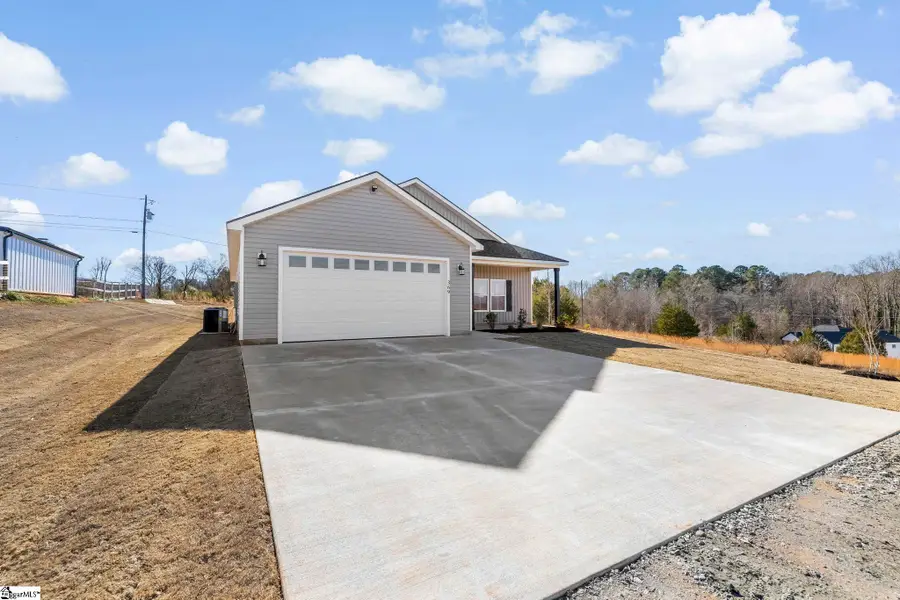 369 Scenic Avenue, Campobello, SC 29322 - Image #2