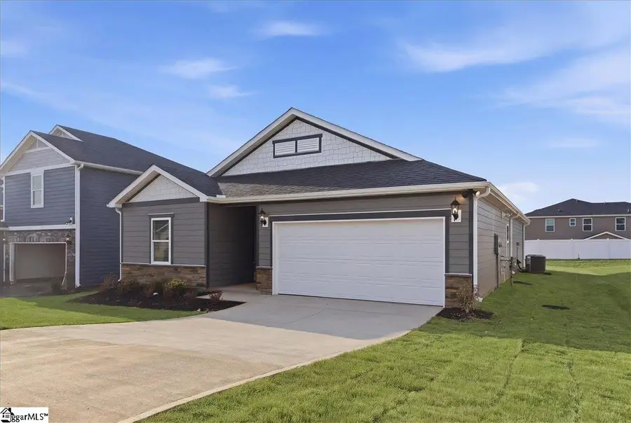 612 Hollybank Street, Fountain Inn, SC 29644 - #3