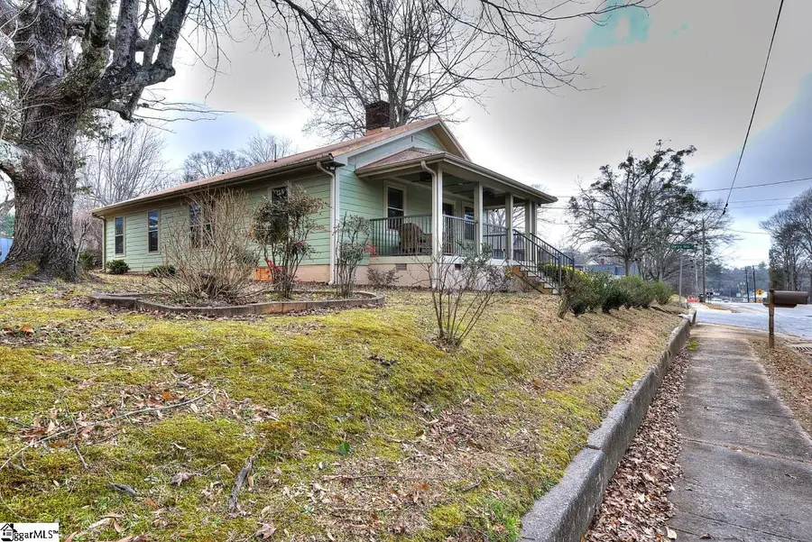 202 E Jones Avenue, Pickens, SC 29671-2335 - Image #2