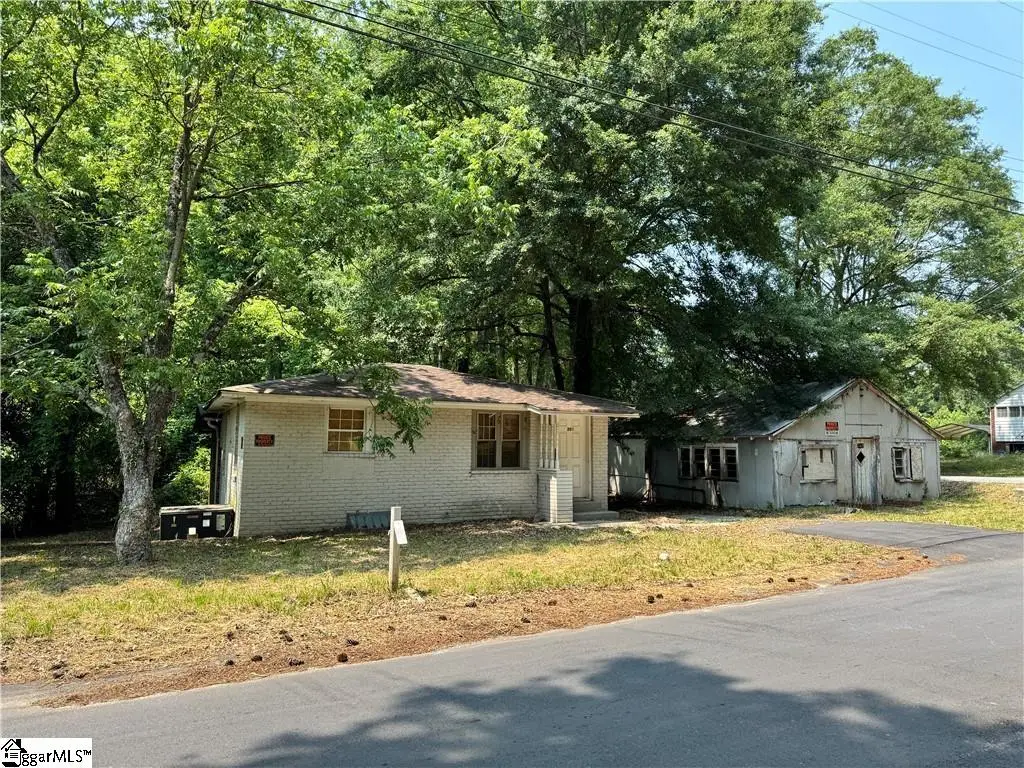 205 Oak Drive, Belton, SC 29627 - Image #1