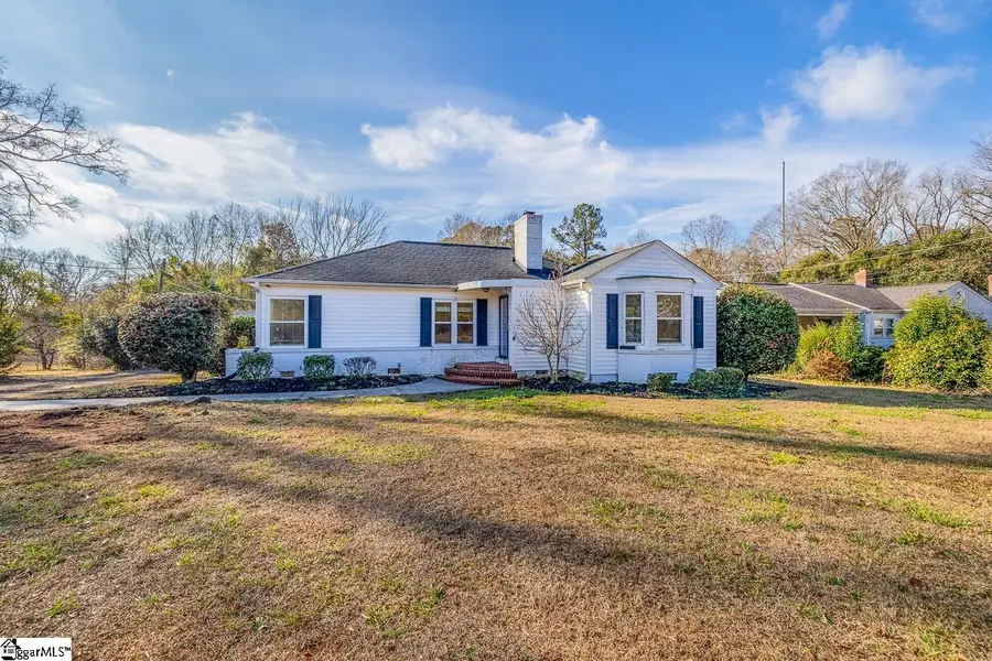 417 W Farley Avenue, Laurens, SC 29630 - Image #2