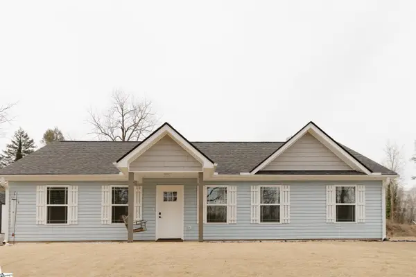 653 N Shamrock Avenue, Landrum, SC 29356