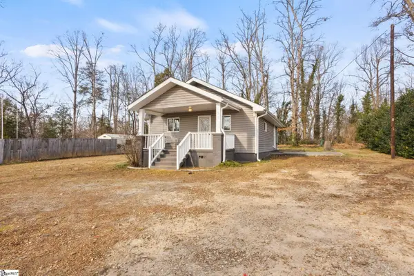 25 Wood Circle, Taylors, SC 29687