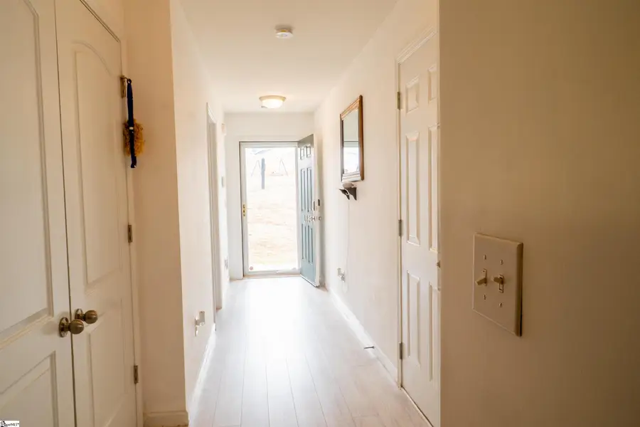 188 Queen Circle Circle, Laurens, SC 29360 - Image #2