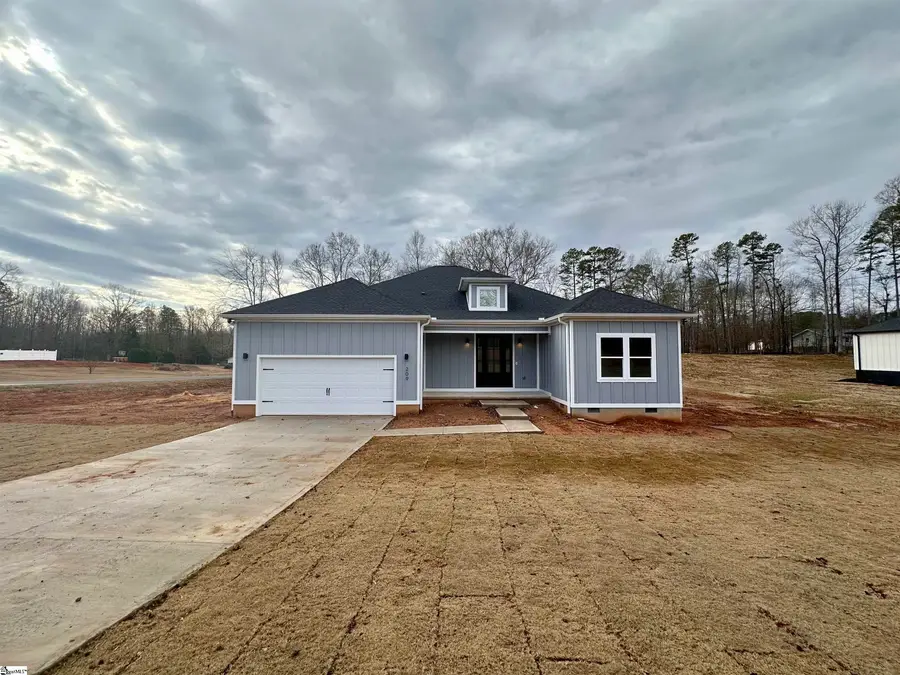 209 Chestnut Drive, Belton, SC 29627 - Image #2
