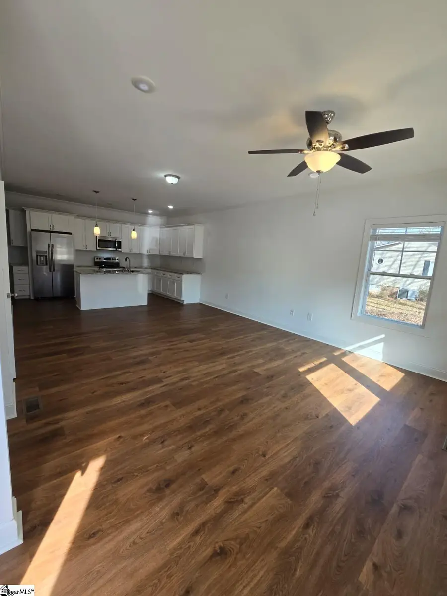 109 Lynn Avenue, Laurens, SC 29360 - Image #3