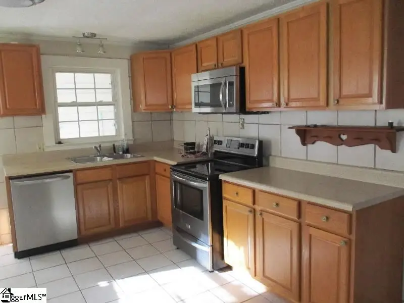 104 Douglas Street, Laurens, SC 29360 - #2