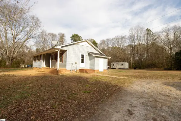 64 November Court, Laurens, SC 29360