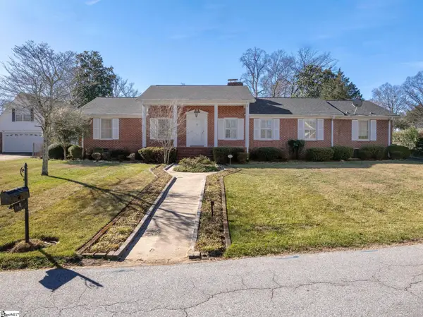 2 Woodfern Circle, Greenville, SC 29615