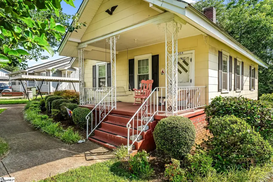 304 S 6th Street, Easley, SC 29640 - #2