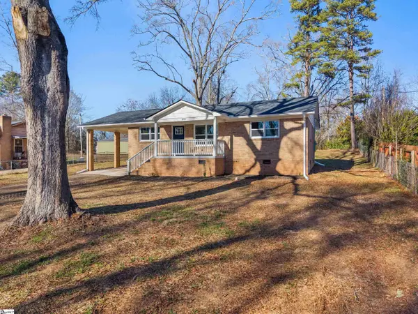 805 E Florida Street, Clinton, SC 29325