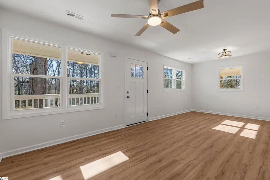 805 E Florida Street, Clinton, SC 29325 - Image #2