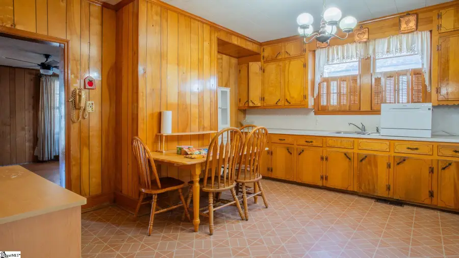 4 W Fleming Street, Ware Shoals, SC 29692 - Image #3