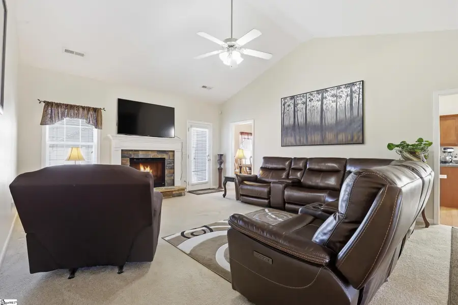 124 Ashington Drive, Simpsonville, SC 29680 - Image #3