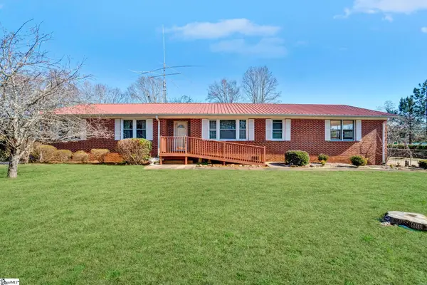 104 Blakely Avenue, Laurens, SC 29360