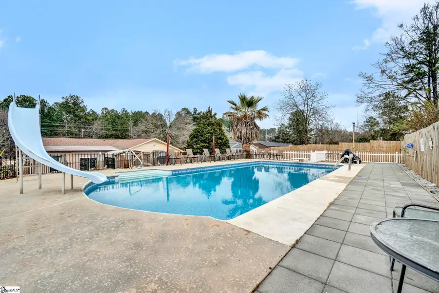 1605 E Durst Avenue, Greenwood, SC 29649 - #3