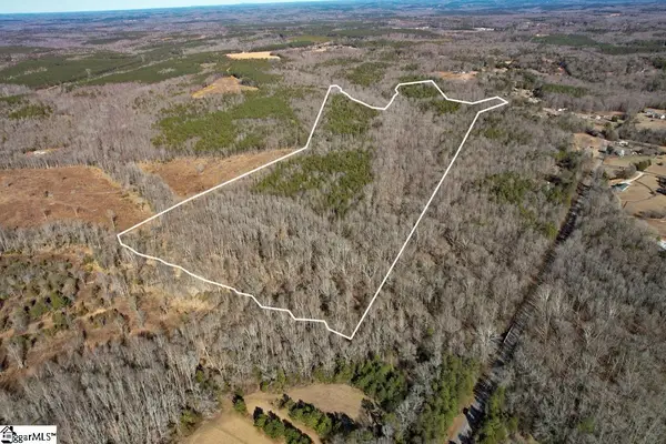 979 2 Mile Creek Road, Enoree, SC 29335