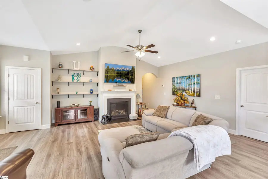 160 Inlet Pointe Drive, Anderson, SC 29625 - Image #3