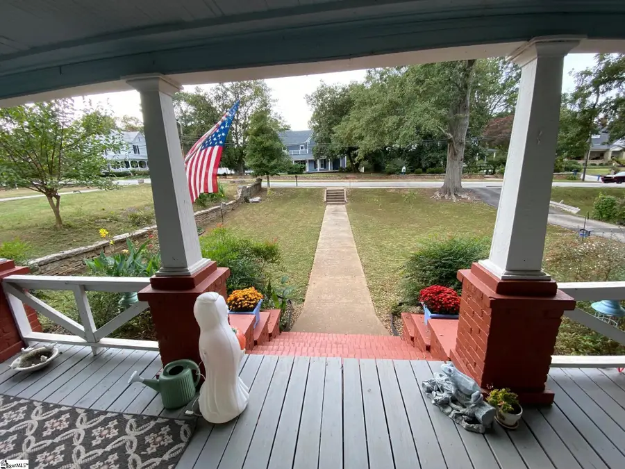 657 S Harper Street, Laurens, SC 29360 - #2
